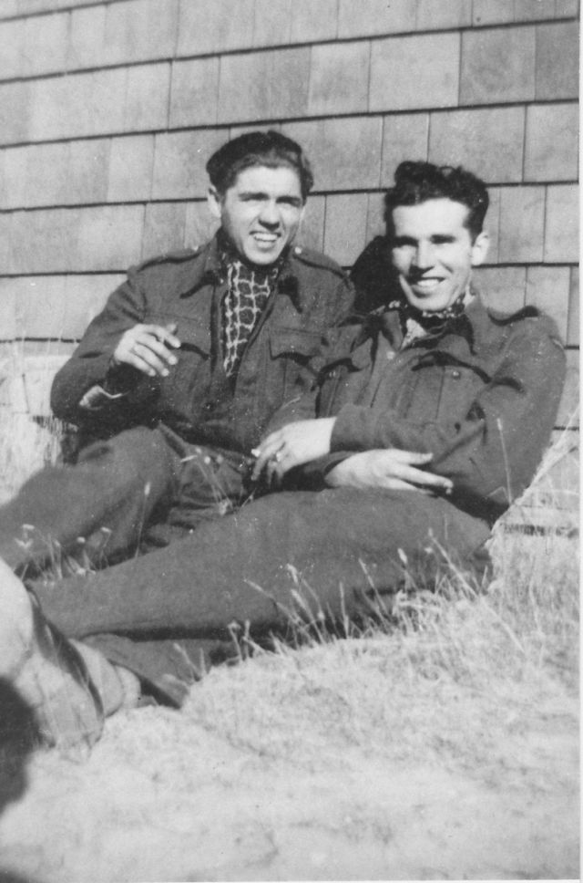 Emil Boček (vlevo), Kanada, 1943