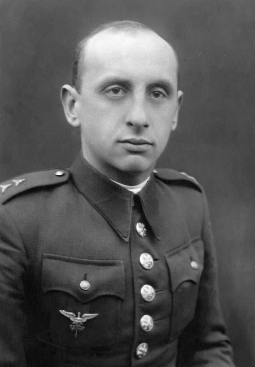 Vlastimil Ondrůj, rodák z Bošovic, letounový pozorovatel pěchotních zbraní, r. 1937